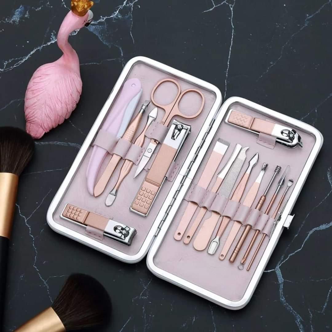 Set 15 piezas para manicure y pedicure - LC Store