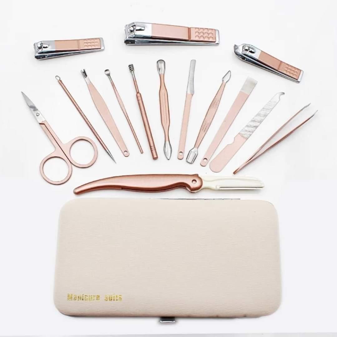 Set 15 piezas para manicure y pedicure - LC Store